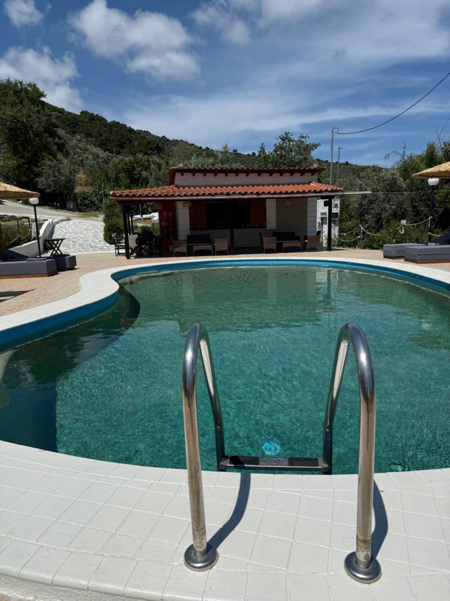 Country * Skiathos Town