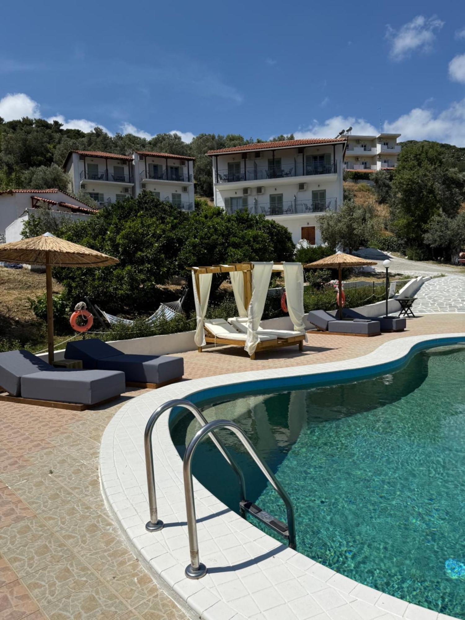 Aparthotel Country Skiathos Town